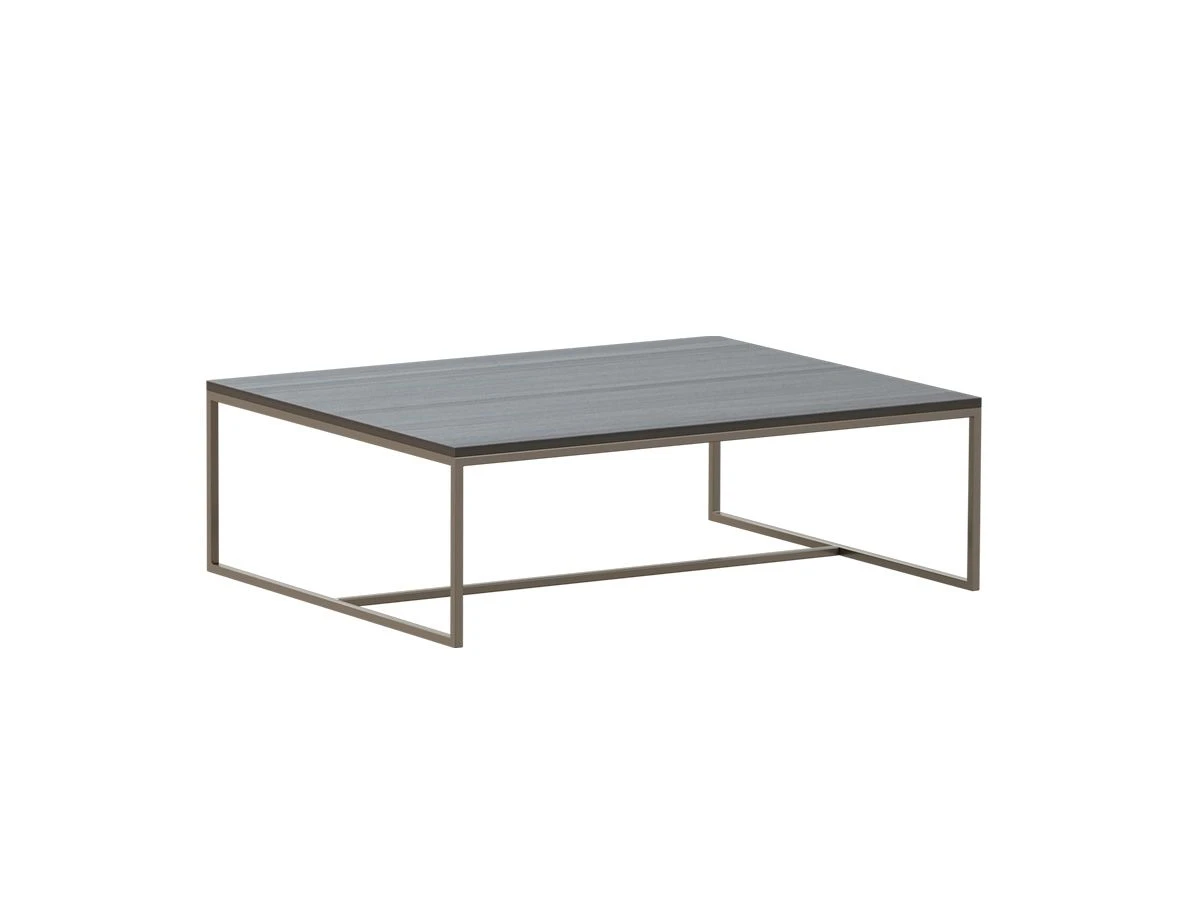 Журнальний столик на металевих ніжках